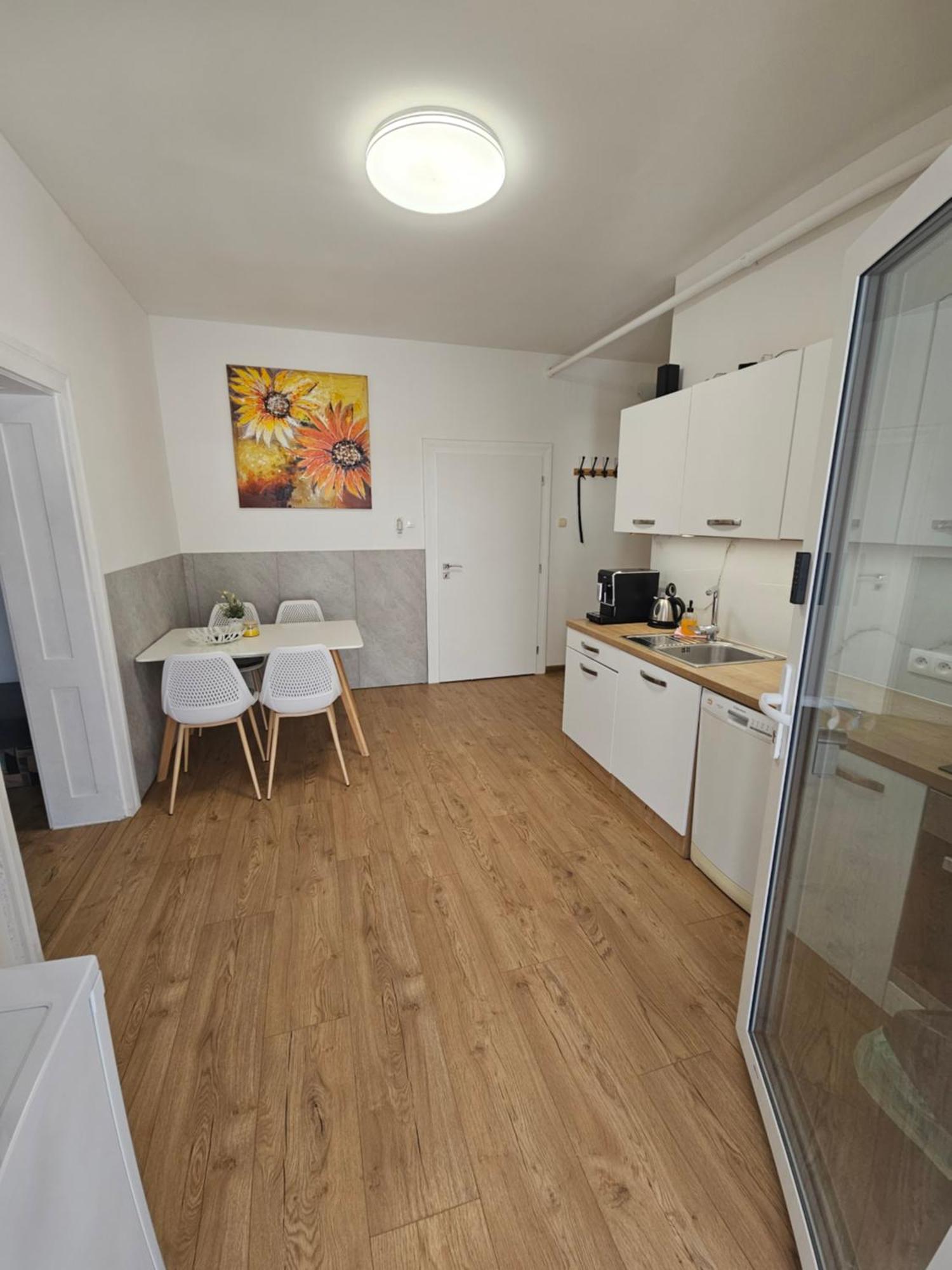 Apartmany Centro & Jacuzzi بييشتِني المظهر الخارجي الصورة