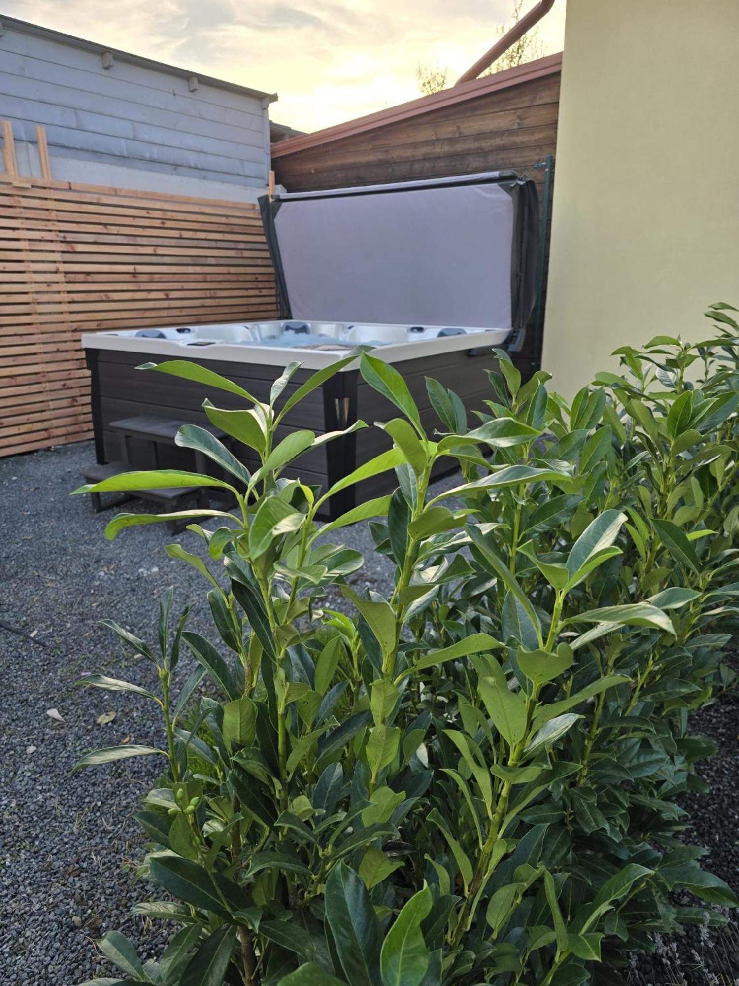 Apartmany Centro & Jacuzzi بييشتِني المظهر الخارجي الصورة